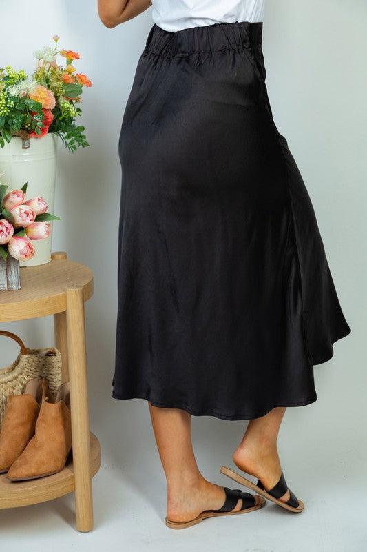 High Waisted Solid Woven Skirt - SAVLUXE