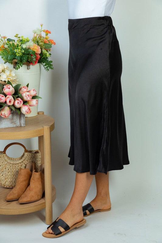 High Waisted Solid Woven Skirt - SAVLUXE